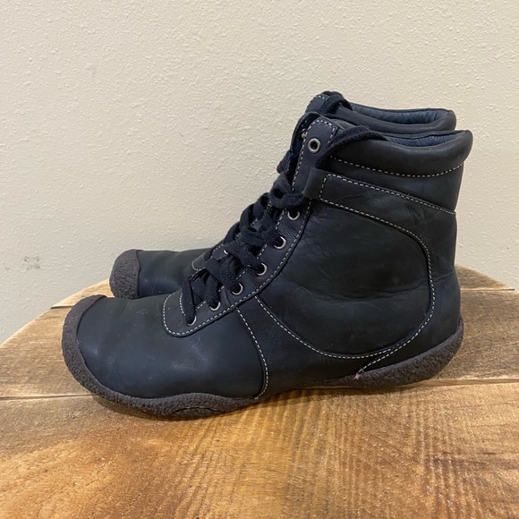 Womens Keen Black All Terrain Boots Size 9 - Picture 3 of 8